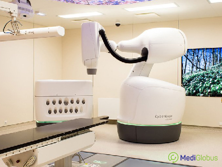 установка кибер ножа состоит из ускорителя частиц и манипулятора